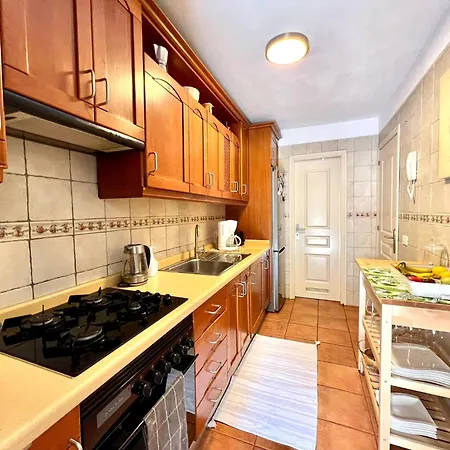 Cozy With Wifi, Pool, Barbecue, Private Garden
