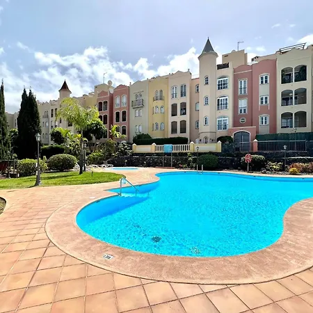 Cozy With Wifi, Pool, Barbecue, Private Garden Apartment *