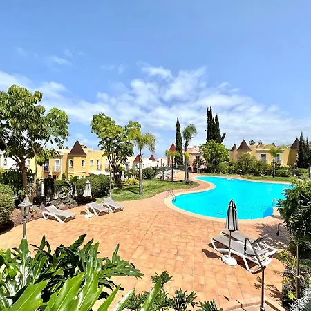 شقة Cozy With Wifi, Pool, Barbecue, Private Garden Santa Úrsula