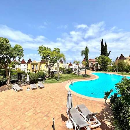 شقة Cozy With Wifi, Pool, Barbecue, Private Garden