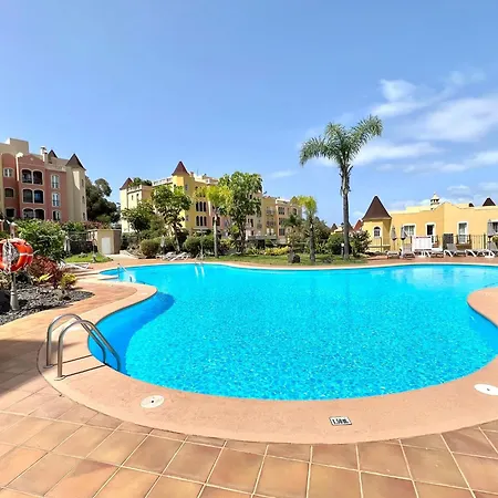 Cozy With Wifi, Pool, Barbecue, Private Garden Apartment Santa Úrsula